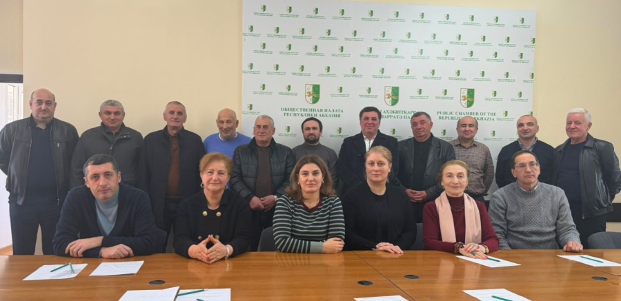 Встреча с членами политической партии "Амцахара"