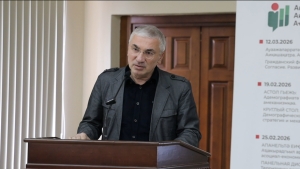 Предприниматель Делба Гурам рассказал о возможностях развития сел и предпринимаемых шагах в этом направлении. Панельную дискуссию "Территории роста: стратегии социально-экономического развития" инициировала Общественная палата Абхазии