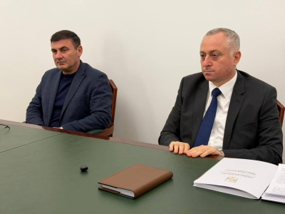 ПРЕЗИДЕНТ БАДРА ГУНБА ВСТРЕТИЛСЯ С РУКОВОДИТЕЛЕМ И ЧЛЕНАМИ ОБЩЕСТВЕННОЙ ПАЛАТЫ