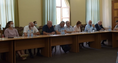 Назад к ограничениям: в Общественной палате рассказали о ситуации с COVID в Абхазии